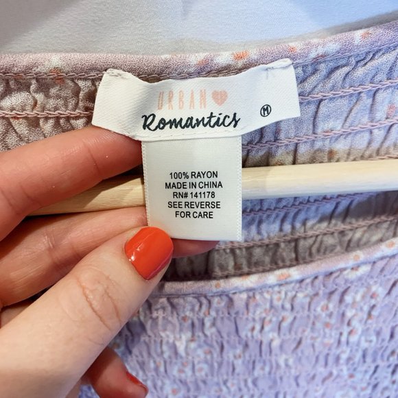 Urban Romantics Floral Blouse Size Medium Lavender - Picture 4 of 5